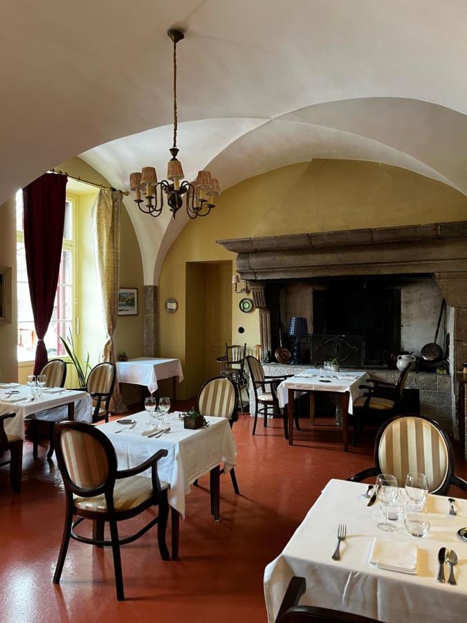 Hôtel Restaurant Chez Gervais Quingey Buitenkant foto
